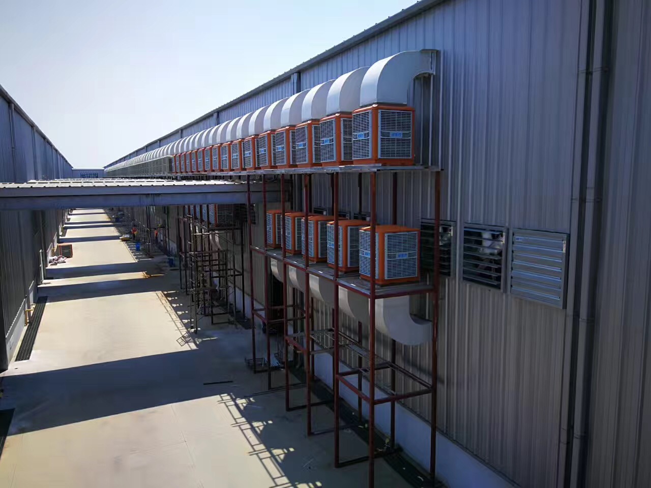 大型廠房安裝環(huán)保空調，輕松降溫4-10度